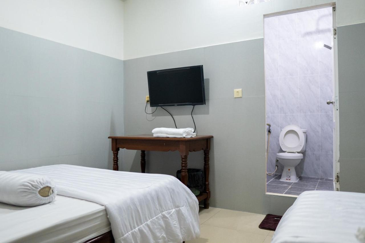 Empire House, Phnom Penh Hotel Екстериор снимка