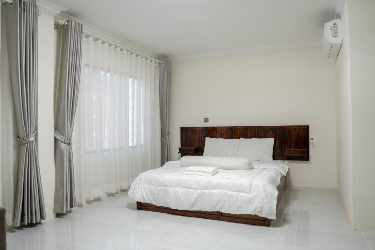 Empire House, Phnom Penh Hotel Екстериор снимка