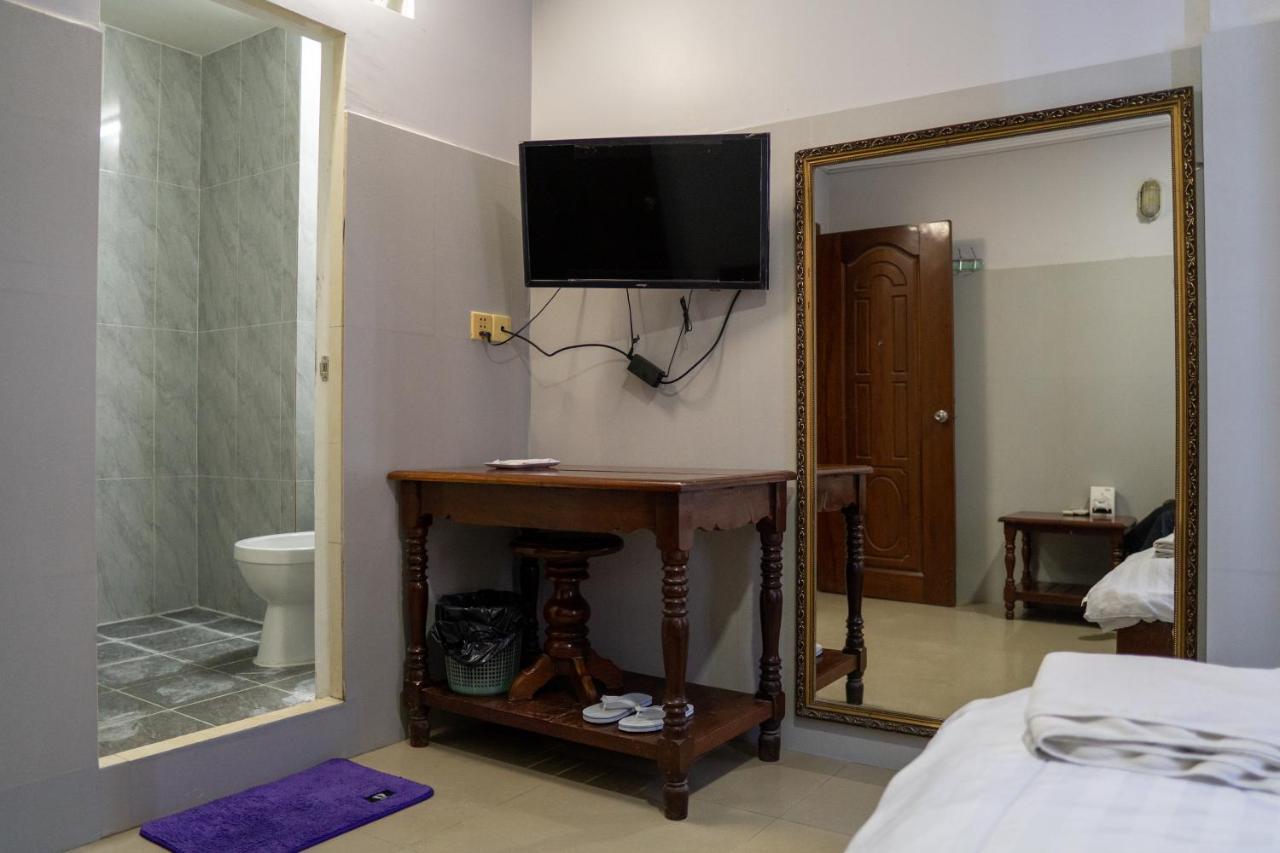 Empire House, Phnom Penh Hotel Екстериор снимка