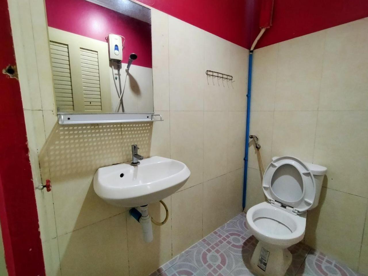 Empire House, Phnom Penh Hotel Екстериор снимка