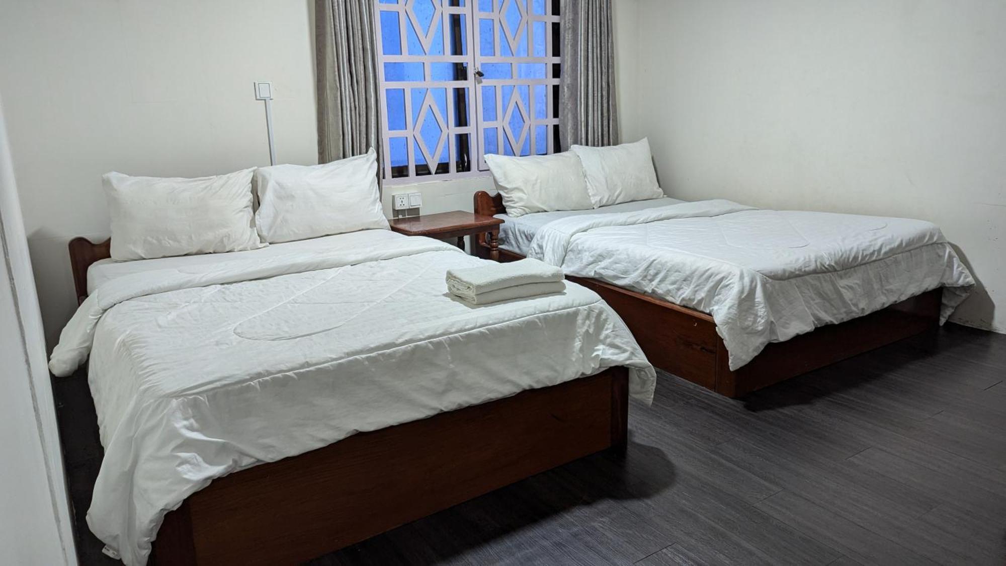 Empire House, Phnom Penh Hotel Екстериор снимка