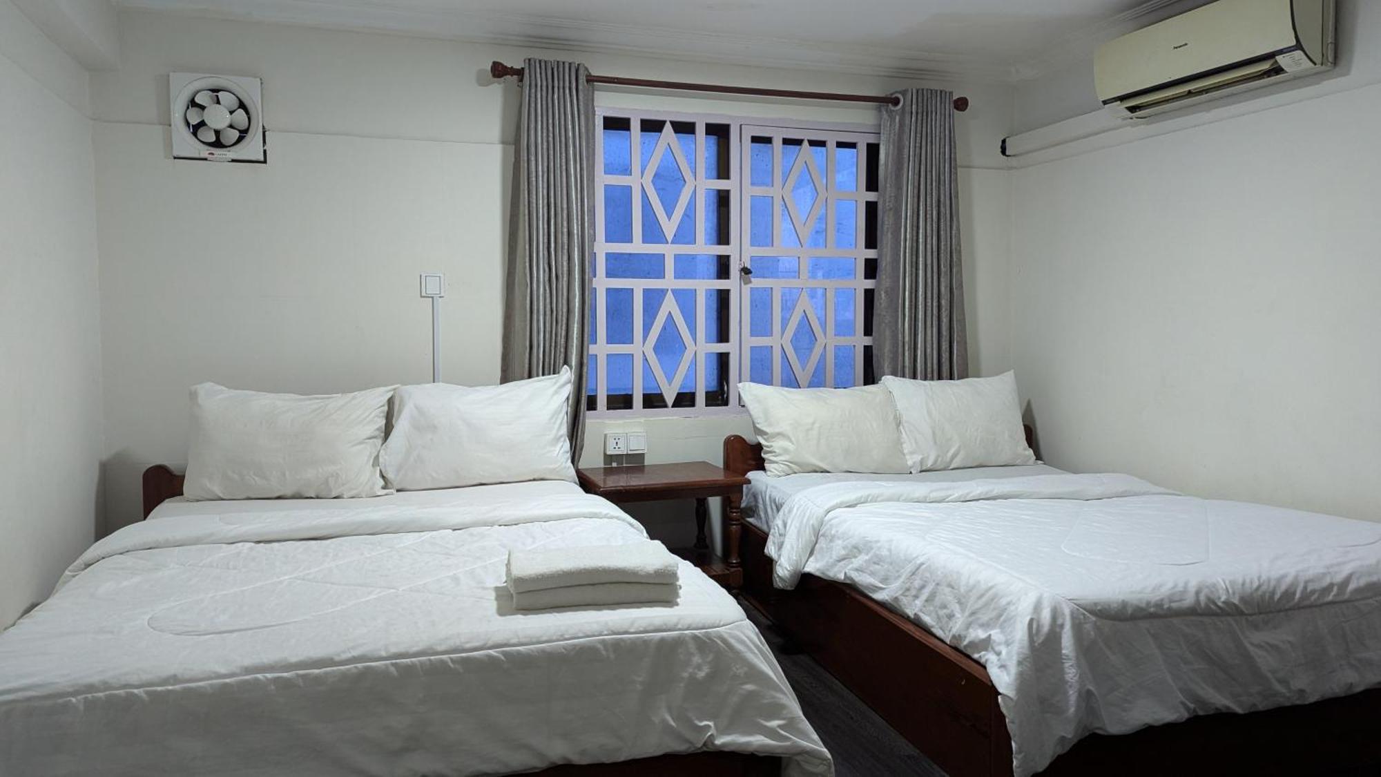 Empire House, Phnom Penh Hotel Екстериор снимка
