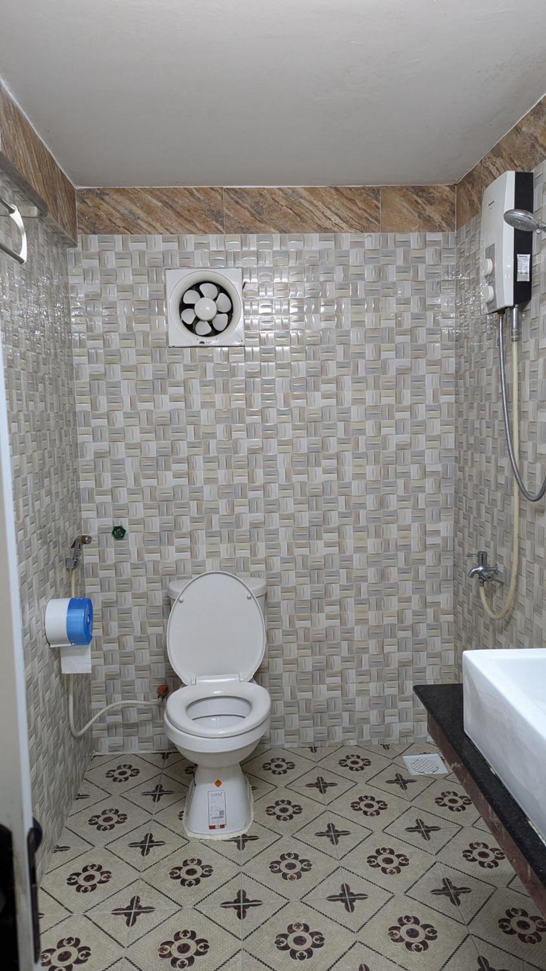 Empire House, Phnom Penh Hotel Екстериор снимка