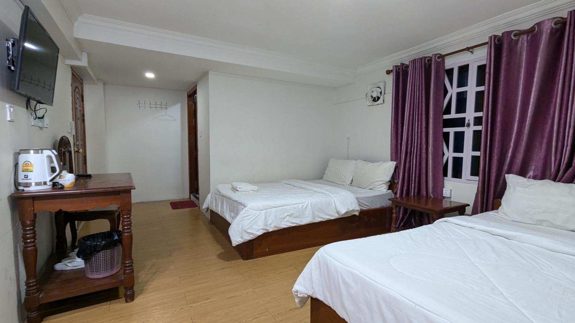 Empire House, Phnom Penh Hotel Екстериор снимка