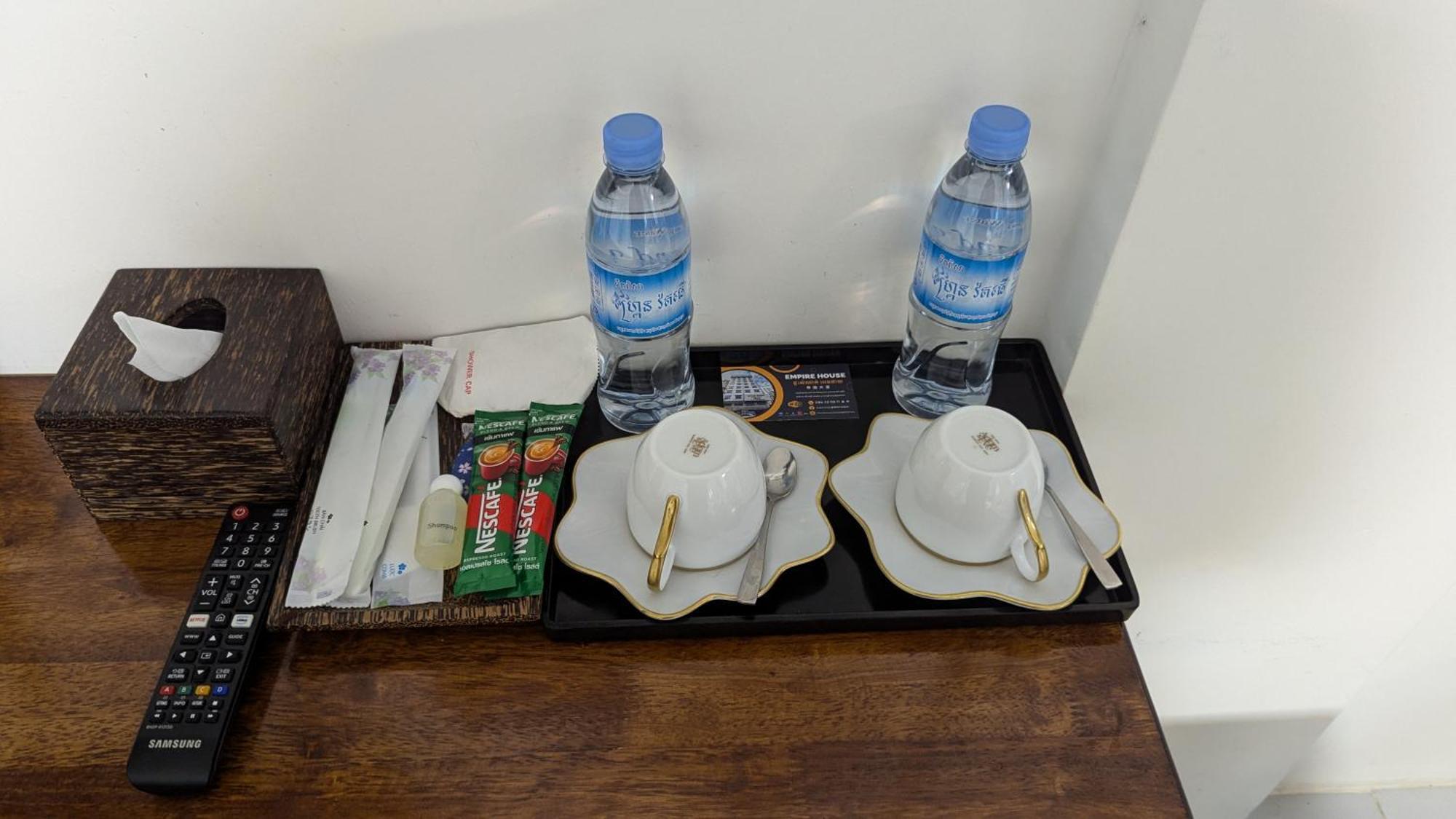 Empire House, Phnom Penh Hotel Екстериор снимка